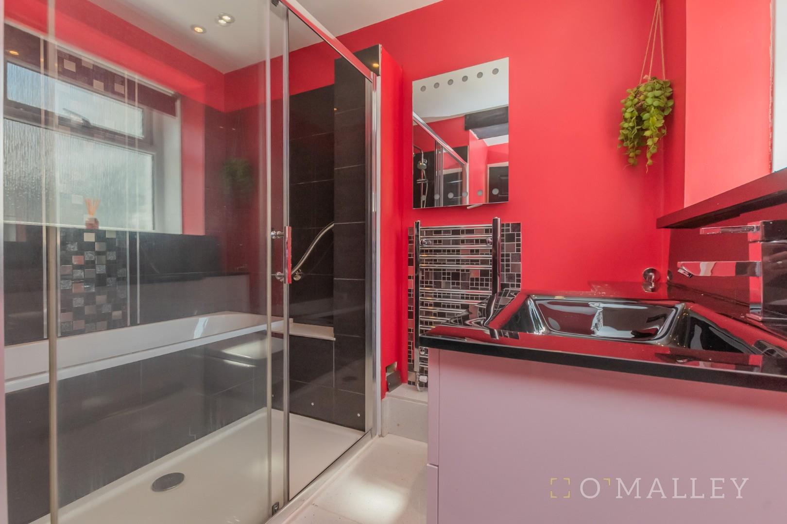 20. Bathroom 2.jpg